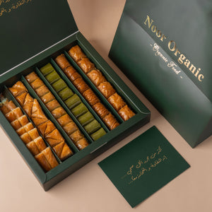 بقلاوة صحية من الشعير العضوي وطحين القمح الكامل محلاة بالعسل