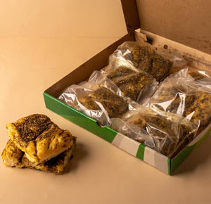 8 قطع من فطيرة الساوردو بالزعتر