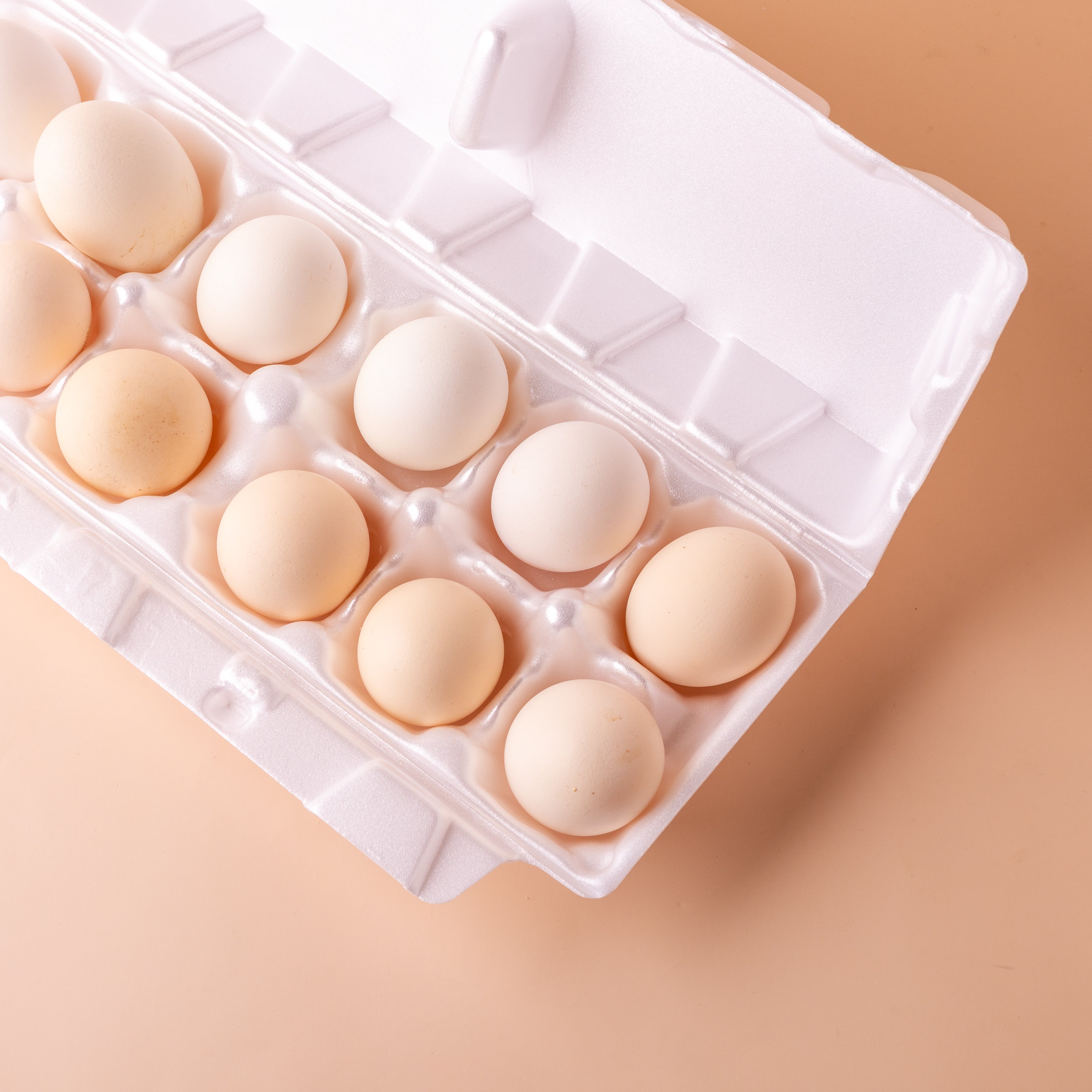 بيض بلدي ، مرعى حر ، خالي من الهرمونات ١٢ بيضة