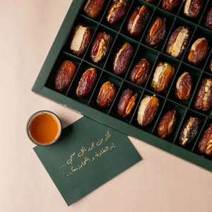 علبة فاخرة من التمر المجدول العضوي المحشي بأجود أنواع المكسرات والزبدات 1150 غرام Nour Foods