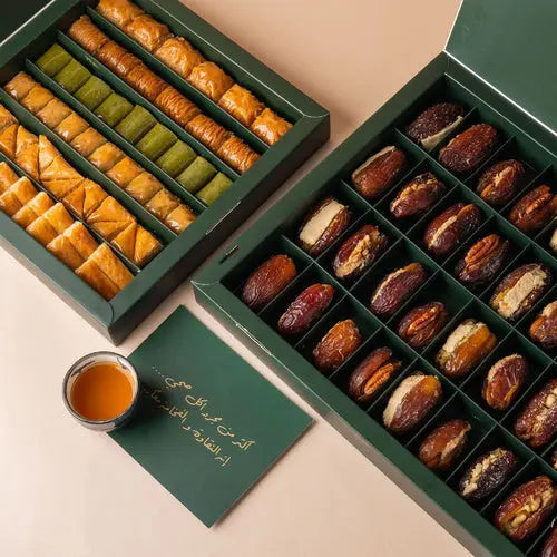 بقلاوة شعير محلاة بالعسل مع تمر محشي